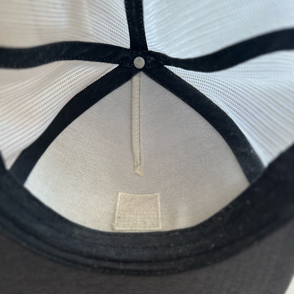 Men’s RVCA Hat - Picture 4 of 4
